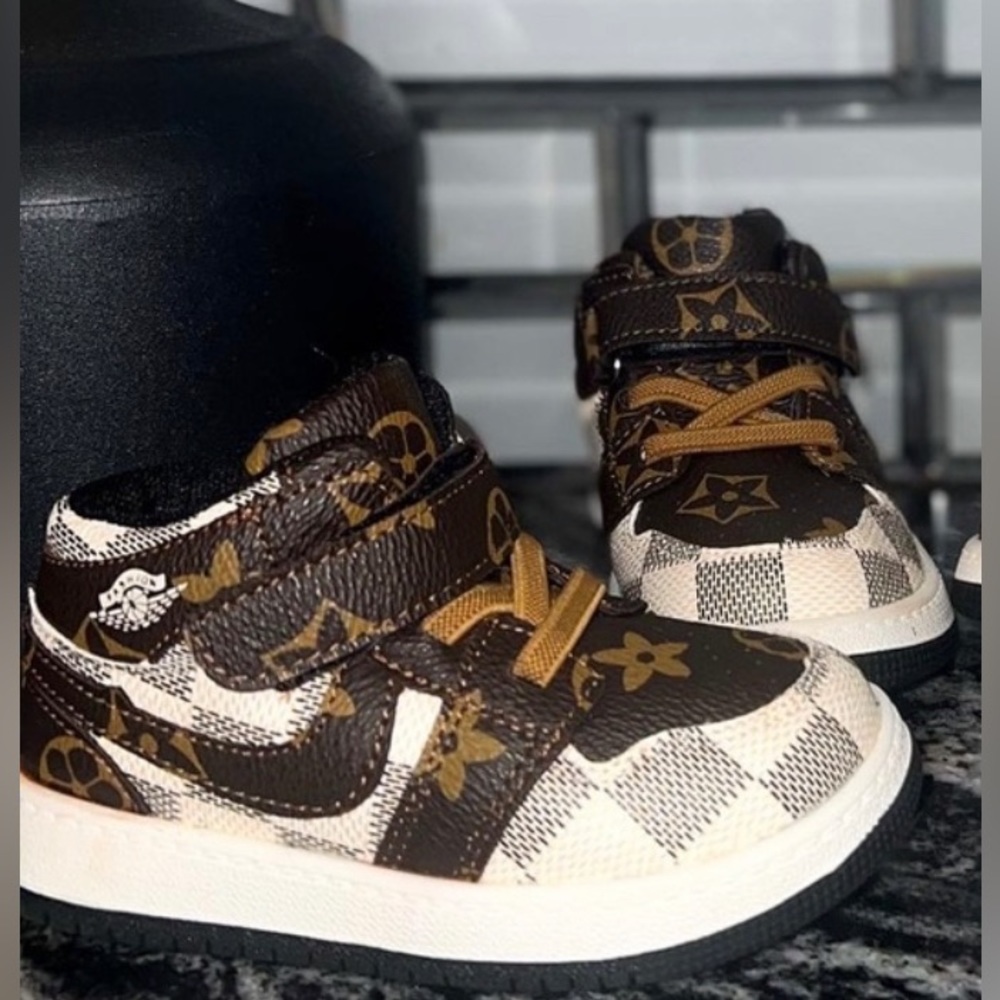 Kids / Toddler Sneakers